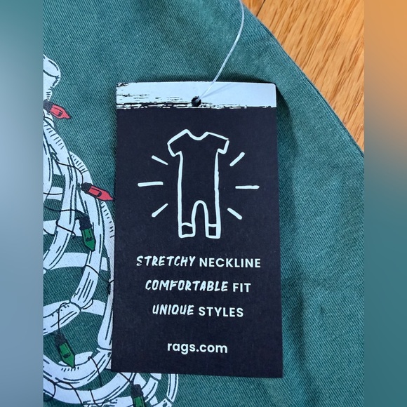 RAGS Green Romper w/ Red Sleeves Accents Rib Cage w/ Heart & Lights Print 12-18 - Picture 4 of 7